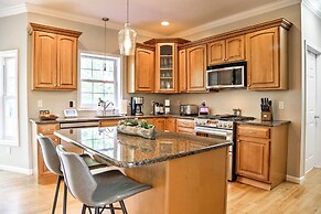 Colonial-style 'warwick Retreat' - 1 Hour to Nyc!