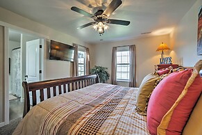 Mountain-view Moab Home w/ Pool & Hot Tub Access!