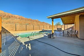 Mountain-view Moab Home w/ Pool & Hot Tub Access!