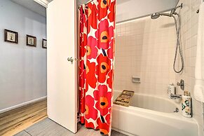 Spacious Kent Getaway w/ Yard, Deck + Grill!