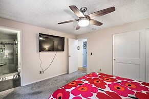 Spacious Kent Getaway w/ Yard, Deck + Grill!