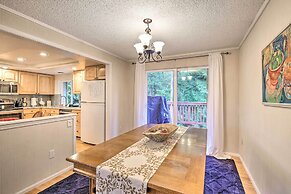 Spacious Kent Getaway w/ Yard, Deck + Grill!