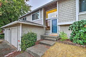 Spacious Kent Getaway w/ Yard, Deck + Grill!