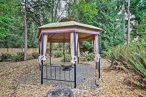 Spacious Kent Getaway w/ Yard, Deck + Grill!