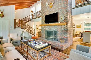 Chic Highlands Cabin Retreat w/ Deck + Office!