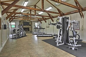 < 1 Mi to Lake Wallenpaupack: Poconos Cabin Rental