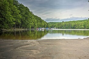 6 Mi to Skiing: Poconos Winter Escape!