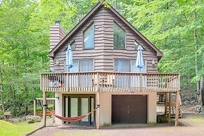 < 1 Mi to Lake Wallenpaupack: Poconos Cabin Rental