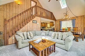 6 Mi to Skiing: Poconos Winter Escape!