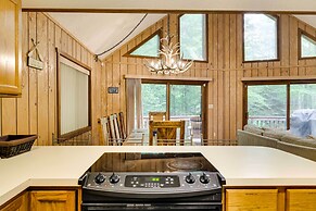 < 1 Mi to Lake Wallenpaupack: Poconos Cabin Rental