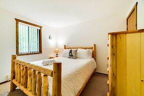 < 1 Mi to Lake Wallenpaupack: Poconos Cabin Rental