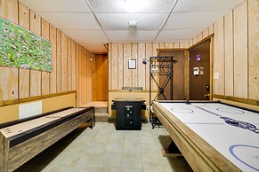 < 1 Mi to Lake Wallenpaupack: Poconos Cabin Rental