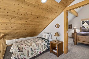 Dog-friendly Ronald Vacation Rental Cabin!