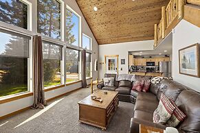 Dog-friendly Ronald Vacation Rental Cabin!