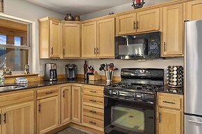 Dog-friendly Ronald Vacation Rental Cabin!