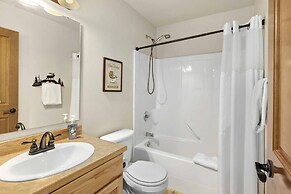 Dog-friendly Ronald Vacation Rental Cabin!