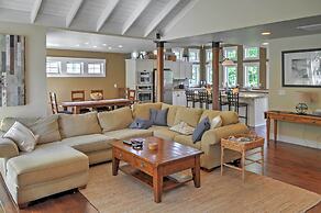 Gorgeous Wapato Point Lakehouse w/ Private Hot Tub