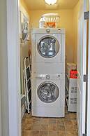 Gorgeous Wapato Point Lakehouse w/ Private Hot Tub