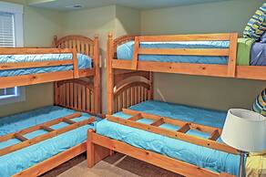 Gorgeous Wapato Point Lakehouse w/ Private Hot Tub