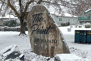 Gorgeous Wapato Point Lakehouse w/ Private Hot Tub