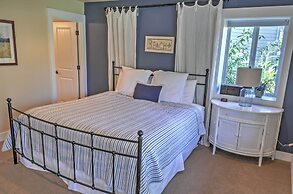 Gorgeous Wapato Point Lakehouse w/ Private Hot Tub