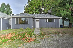 Bright Seattle Cottage w/ Private Backyard Access!