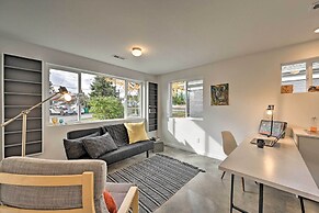 Bright Seattle Cottage w/ Private Backyard Access!