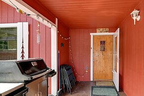 Cozy Ashford Home - 5 Mi to Rainier Nat'l Park!