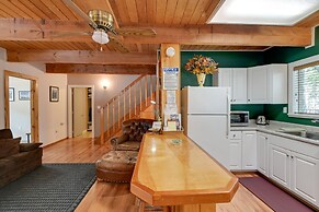 Cozy Ashford Home - 5 Mi to Rainier Nat'l Park!