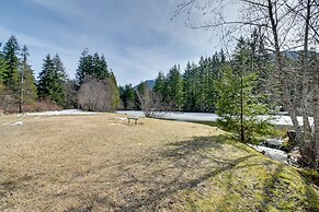 Cozy Ashford Home - 5 Mi to Rainier Nat'l Park!
