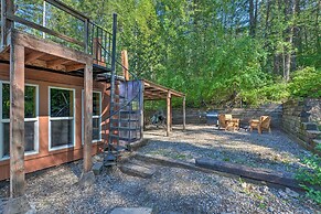 Alpine Adventures: Cozy Log Cabin w/ Deck & Views!