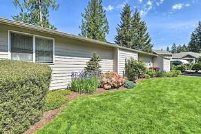 Spacious Family Home on Golf Course: Hike & Bike!