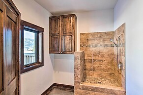Spacious Big Sky Cabin w/ Hot Tub & Grill!