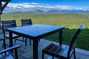 Condo w/ Outdoor Heated Pool + Hot Tub Access!