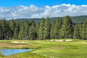 Condo w/ Outdoor Heated Pool + Hot Tub Access!