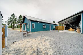 Unique Country Farmhouse Near Lake Roosevelt