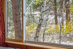 Romantic Riverfront Cottage - 1 Mile to Winthrop!