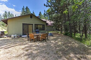 Romantic Riverfront Cottage - 1 Mile to Winthrop!