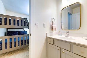 1 Mi to Downtown: Modern Ocean Springs Cottage