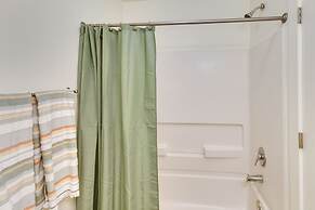 1 Mi to Downtown: Modern Ocean Springs Cottage