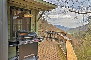 Serene 'mountain Mist' Retreat w/ Deck & Hot Tub!