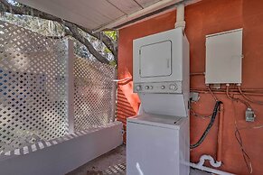 Cozy Crystal Beach Cottage: Walk to Shoreline