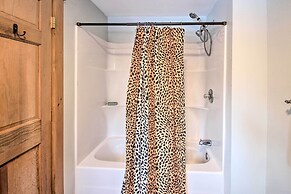 Inviting Countryside Home: 4 Mi to Long Lake!