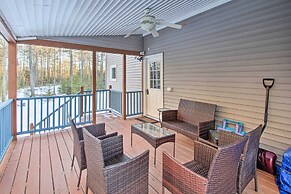 Inviting Countryside Home: 4 Mi to Long Lake!