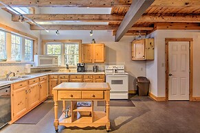 Inviting Countryside Home: 4 Mi to Long Lake!