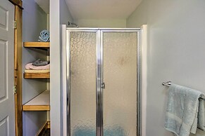 Inviting Countryside Home: 4 Mi to Long Lake!