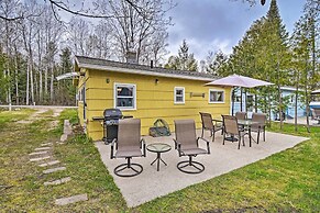 Pet-friendly Charlevoix Cabin: Walk to Lakefront!