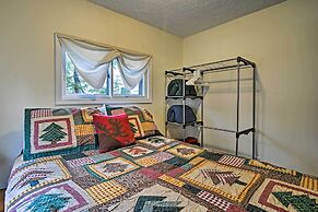 Pet-friendly Charlevoix Cabin: Walk to Lakefront!