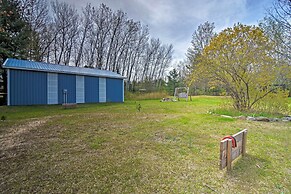 Pet-friendly Charlevoix Cabin: Walk to Lakefront!