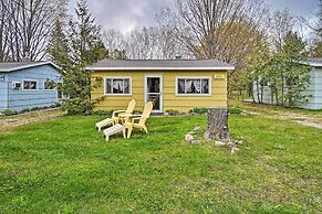 Pet-friendly Charlevoix Cabin: Walk to Lakefront!